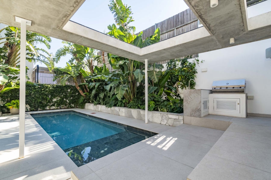 4 Bedroom Property for Sale in Fresnaye Western Cape